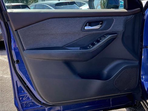 Certified 2023 Nissan Rogue SV image 9