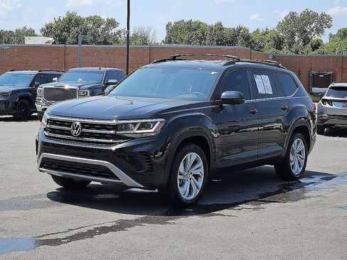 Used 2023 Volkswagen Atlas SE FWD image 2