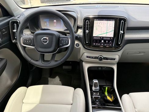 New 2026 Volvo XC40 B5 Ultra w/ Climate Package image 12