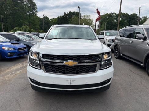 Used 2018 Chevrolet Suburban LT RWD image 2
