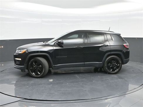 Used 2018 Jeep Compass Altitude image 9