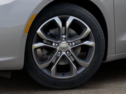New 2026 Chrysler Pacifica Pinnacle w/ Trailer Tow Group FWD image 8