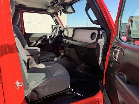 Used 2024 Jeep Gladiator Sport image 18