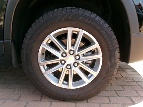 Used 2023 Chevrolet Traverse LT w/ LPO, Floor Liner Package AWD/4WD image 39