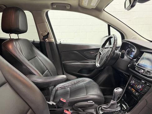 Used 2019 Buick Encore Essence AWD/4WD image 35
