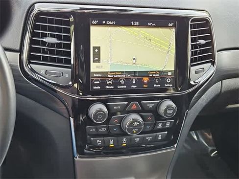 Used 2020 Jeep Grand Cherokee Altitude image 27