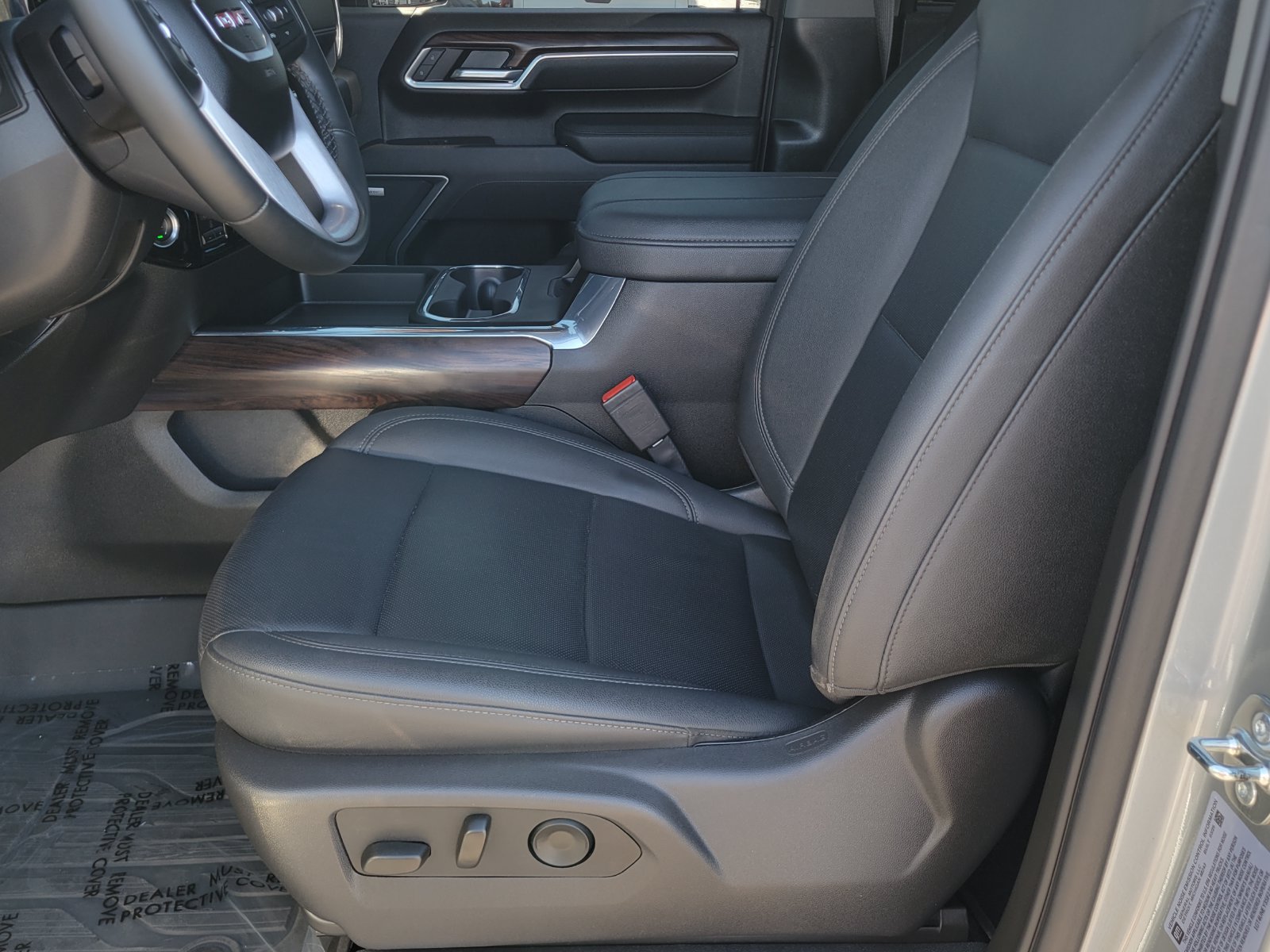 Used 2025 GMC Sierra 2500 SLT w/ SLT Premium Package AWD/4WD image 6