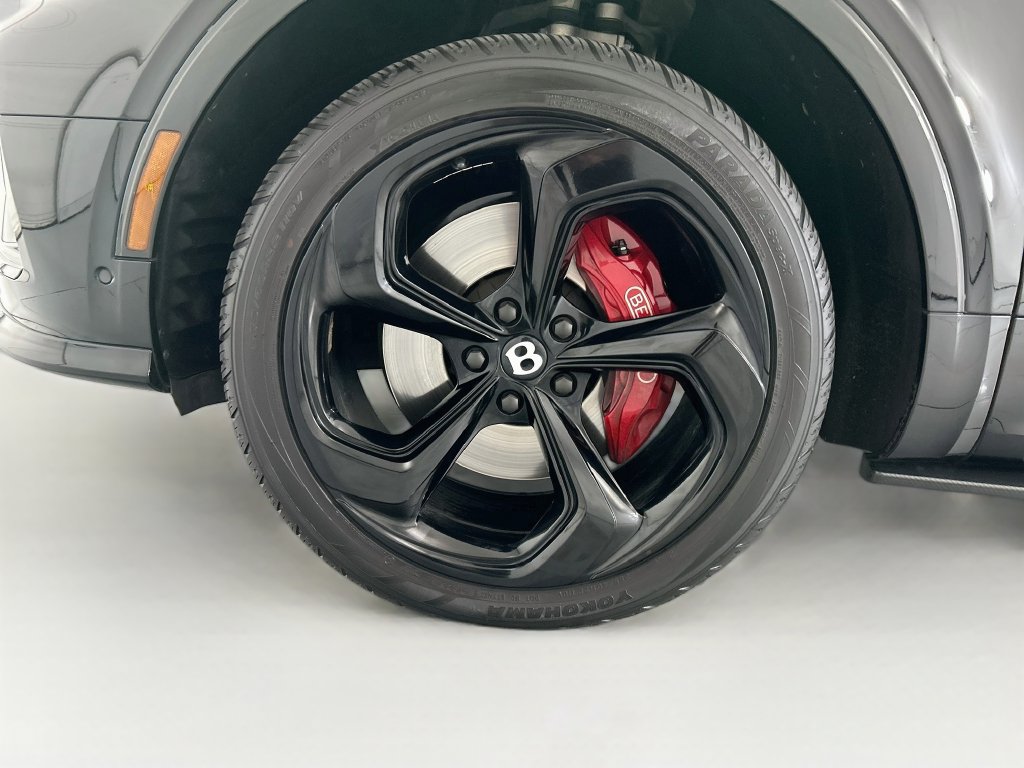 Certified 2022 Bentley Bentayga AWD/4WD image 29