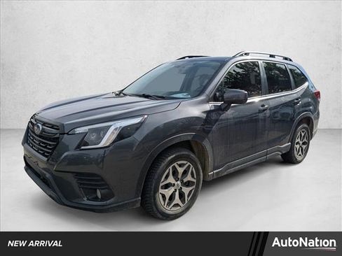 Used 2022 Subaru Forester Premium AWD/4WD image 1