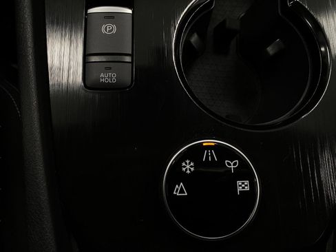 Certified 2025 Nissan Rogue SV AWD/4WD image 26