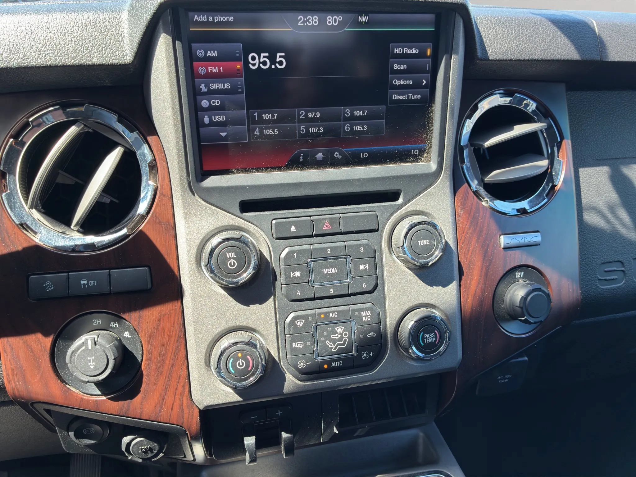 Used 2016 Ford F250 Lariat w/ Lariat Ultimate Package AWD/4WD image 15