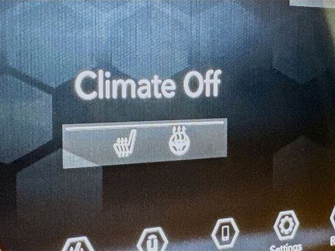 Used 2018 Jeep Wrangler Unlimited Sahara w/ Cold Weather Group image 20