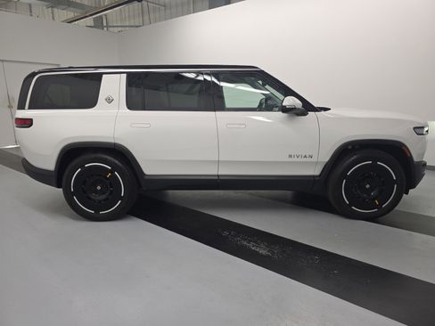 Used 2025 Rivian R1S Adventure AWD/4WD image 6