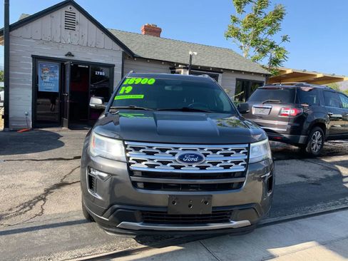 Used 2019 Ford Explorer XLT w/ Equipment Group 201A AWD/4WD image 5