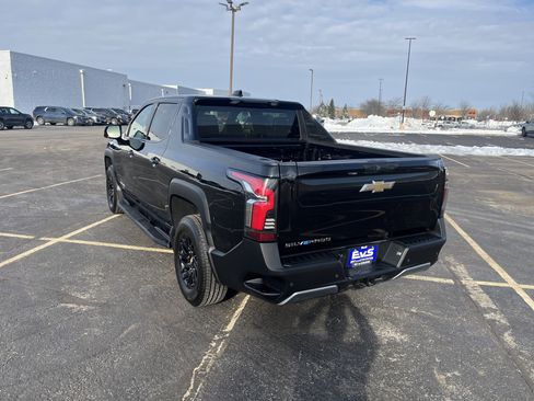 Used 2025 Chevrolet Silverado EV LT image 4