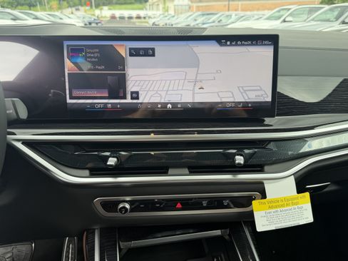 Used 2027 BMW X7 xDrive40i w/ Executive Package AWD/4WD image 13