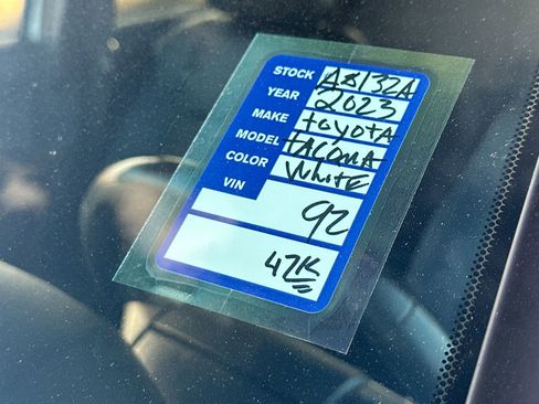 Used 2023 Toyota Tacoma Limited image 27