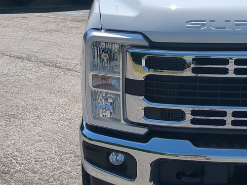New 2026 Ford F250 XLT w/ FX4 Off-Road Package AWD/4WD image 8
