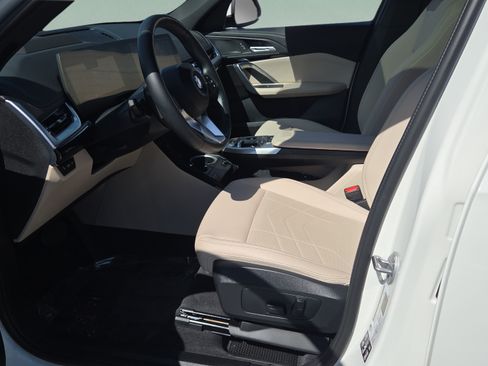 Certified 2025 BMW X1 xDrive28i w/ Technology Package AWD/4WD image 9