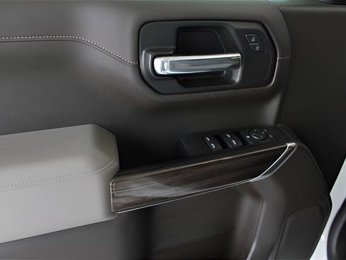 Used 2021 Chevrolet Silverado 1500 LT RWD image 12