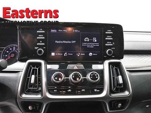 Used 2022 Kia Sorento LX FWD image 11