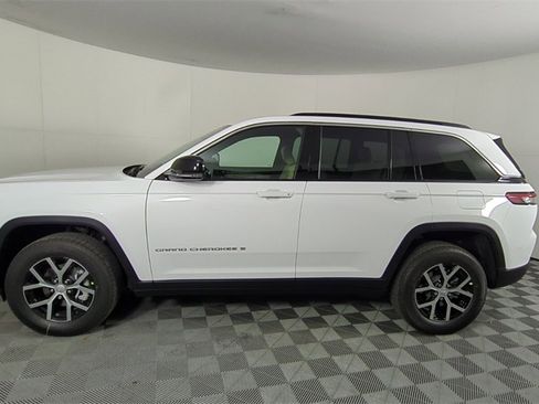 New 2025 Jeep Grand Cherokee Limited image 7