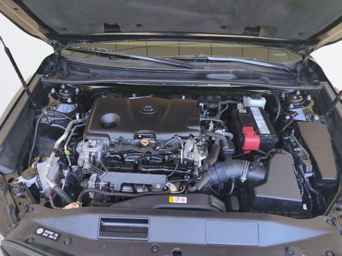 Used 2019 Toyota Camry FWD image 30