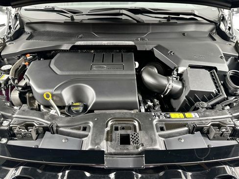 Certified 2025 Land Rover Discovery Sport Dynamic SE image 24