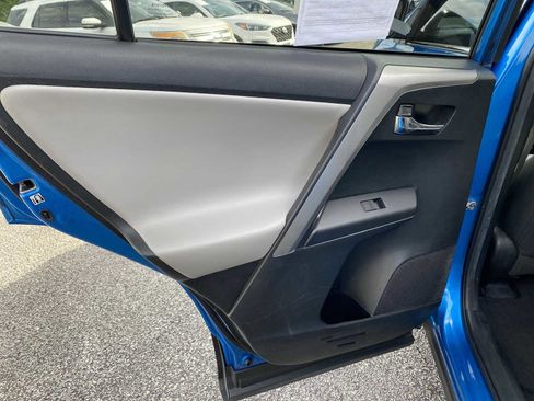 Used 2018 Toyota RAV4 XLE image 29