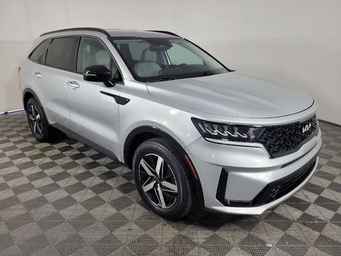 Used 2022 Kia Sorento S FWD image 13