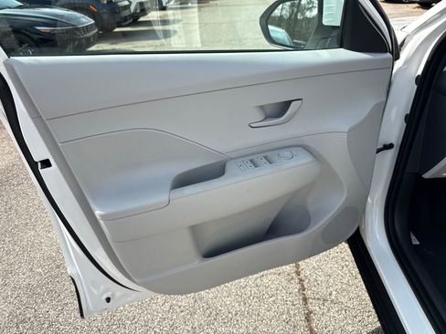 Certified 2026 Hyundai Kona SE FWD image 10