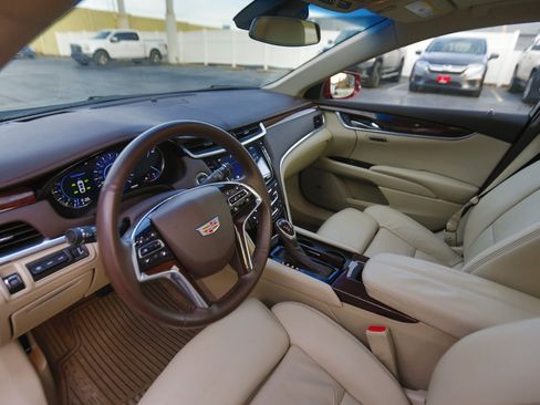 Used 2016 Cadillac XTS Premium image 4