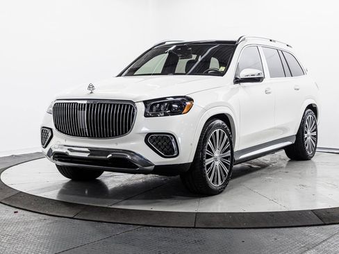 Used 2024 Mercedes-Benz Maybach GLS 600 4MATIC image 3