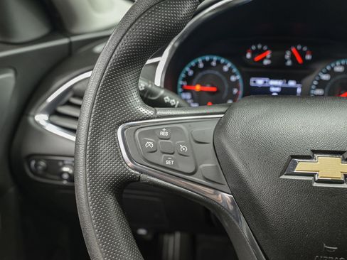 Used 2019 Chevrolet Malibu LT FWD image 21