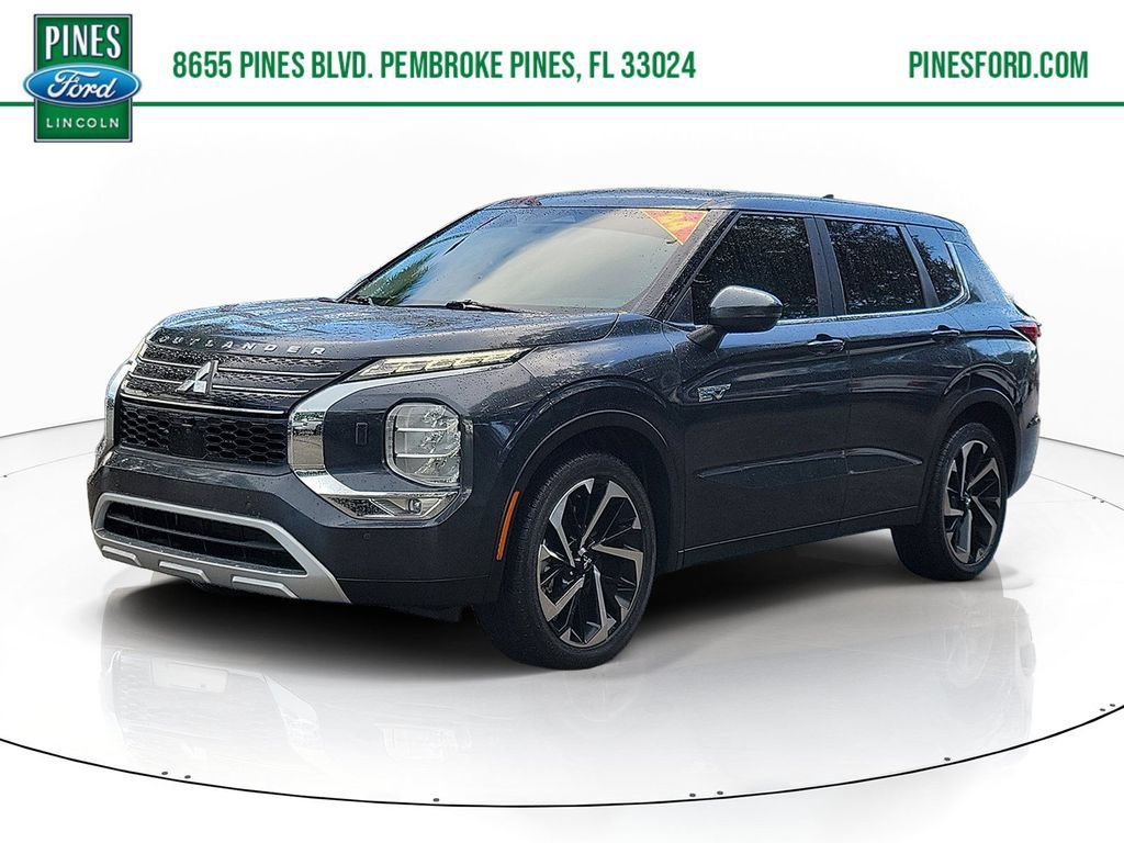 Used 2024 Mitsubishi Outlander 4WD Plug-In Hybrid image 1