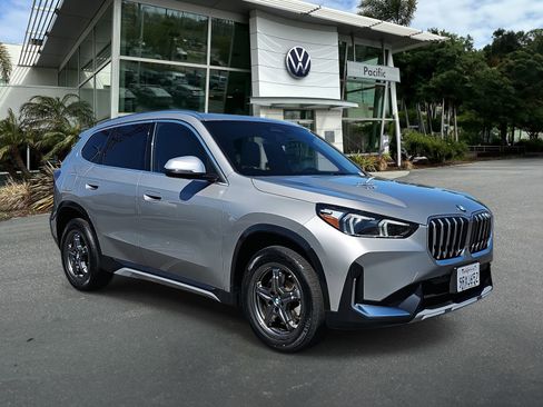 Used 2024 BMW X1 xDrive28i AWD/4WD image 3