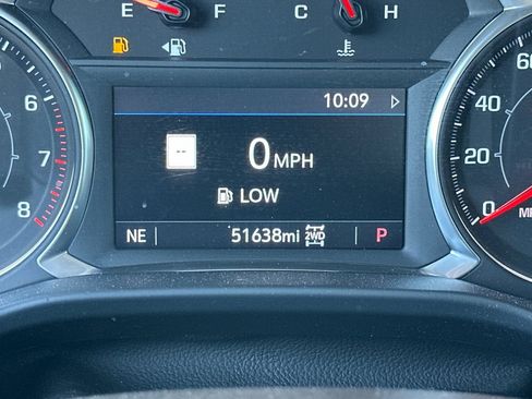 Used 2023 GMC Acadia SLT image 43