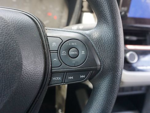 Used 2024 Toyota Corolla Cross L FWD image 9