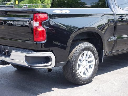 Used 2022 Chevrolet Silverado 1500 LT AWD/4WD image 10