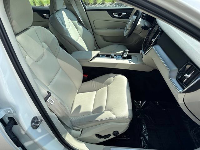 Used 2025 Volvo S60 B5 Core AWD/4WD image 15