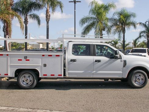 Used 2022 Ford F350 XL w/ Power Equipment Group image 10