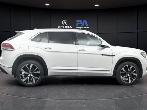 Used 2025 Volkswagen Atlas Cross Sport SEL Premium R-Line AWD/4WD image 31