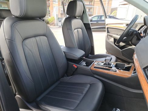Used 2023 Audi Q5 2.0T Premium w/ Convenience Package image 10