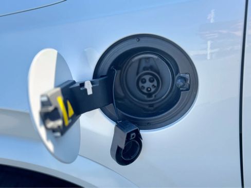 Used 2023 Volvo XC90 T8 Plus w/ Protection Package Premier image 7