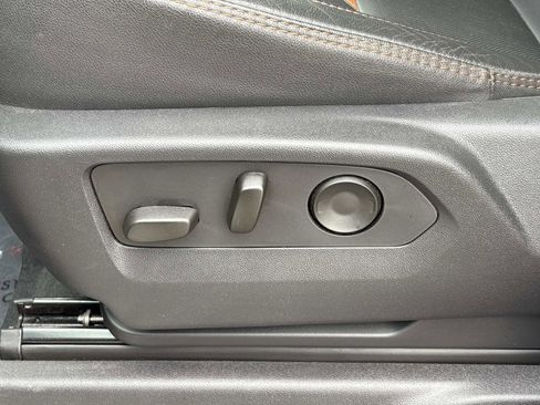 Used 2023 GMC Sierra 1500 AT4 w/ AT4 Premium Package image 17