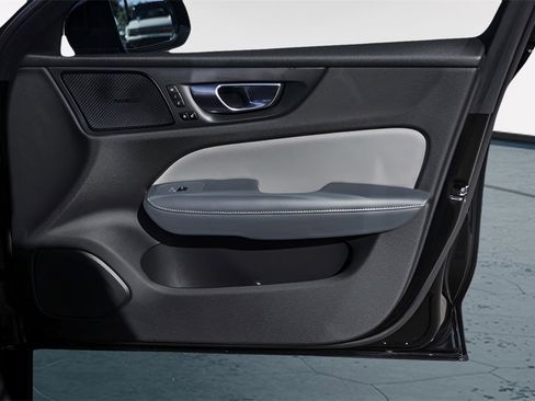 Used 2022 Volvo S60 B5 R-Design w/ Climate Package image 32