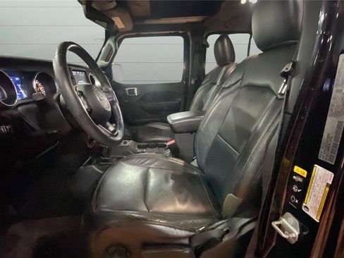 Used 2022 Jeep Wrangler Unlimited Sport image 10