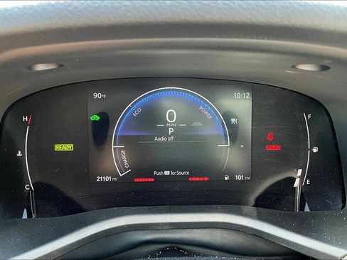 Used 2025 Toyota Camry SE FWD image 5