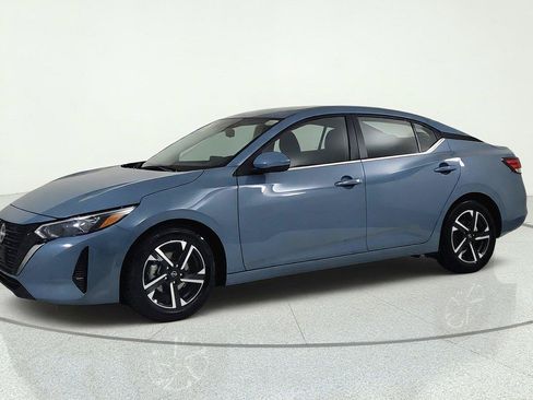 Used 2024 Nissan Sentra SV FWD image 3