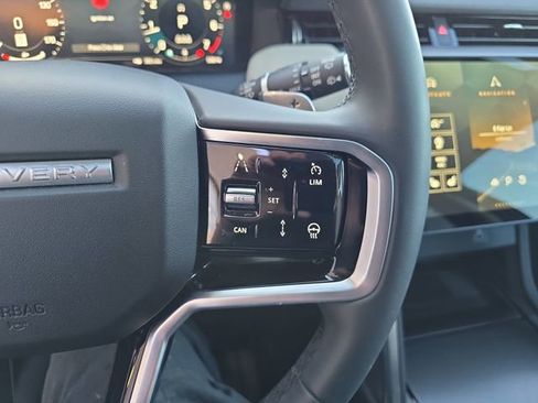 Used 2025 Land Rover Discovery Sport S image 21